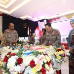 Gelar Tasyakuran Hari Jadi Polisi Wanita ke-77, Kapolda Jatim dan Ibu Asuh Polwan Beri Pesan Khusus Gelar Tasyakuran Hari Jadi Polisi Wanita ke-77, Kapolda Jatim dan Ibu Asuh Polwan Beri Pesan Khusus
