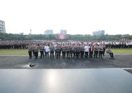 Kapolda Jatim Beri Penghargaan untuk 263 Personel dan KPLB bagi Bripda Ahmad Ricky