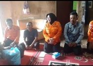 Bentuk Empati ! Camat Kalianda Terus Gencar Mengunjungi Rumah Warga Terdampak Musibah Angin Kencang Bentuk Empati ! Camat Kalianda Terus Gencar Mengunjungi Rumah Warga Terdampak Musibah Angin Kencang
