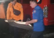 Bersatu Dengan Keteguhan,Tim Rescue Damkarmat Bersama TRC BPBD Lamsel Mengevakuasi Pohon Tumbang Menutupi Akses Jalan Pesisir Kecamatan Rajabasa Bersatu Dengan Keteguhan,Tim Rescue Damkarmat Bersama TRC BPBD Lamsel Mengevakuasi Pohon Tumbang Menutupi Akses Jalan Pesisir Kecamatan Rajabasa