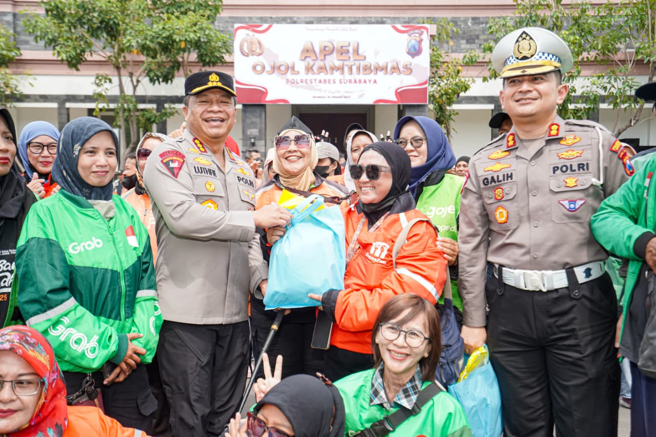 Kapolrestabes Ajak Pengemudi Ojek Online Jaga Keamanan dan Keselamatan Kota Kapolrestabes Ajak Pengemudi Ojek Online Jaga Keamanan dan Keselamatan Kota