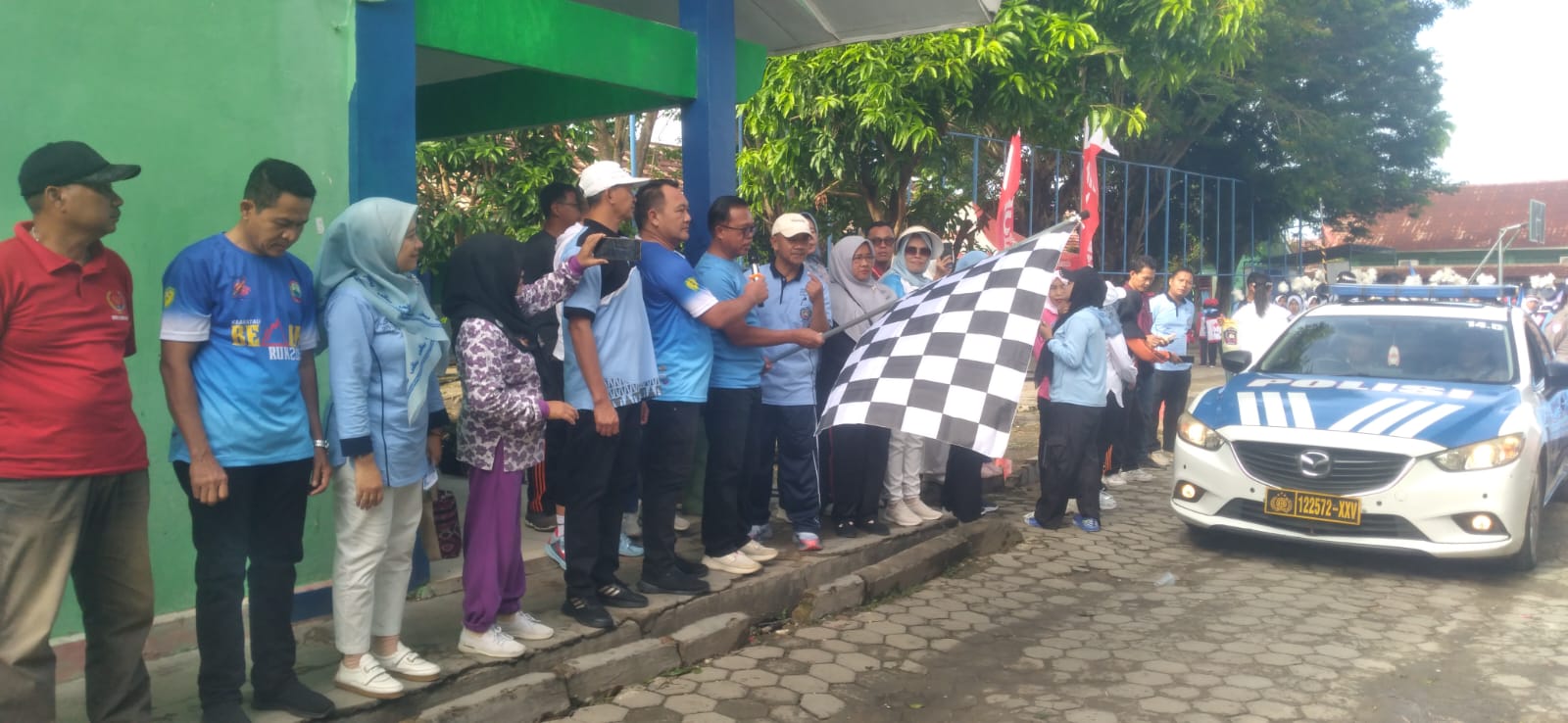 SMPN1 Kalianda Gelar Jalan Sehat, Meriahkan HUT Ke- 65 dengan Semangat Kebersamaan SMPN1 Kalianda Gelar Jalan Sehat, Meriahkan HUT Ke- 65 dengan Semangat Kebersamaan