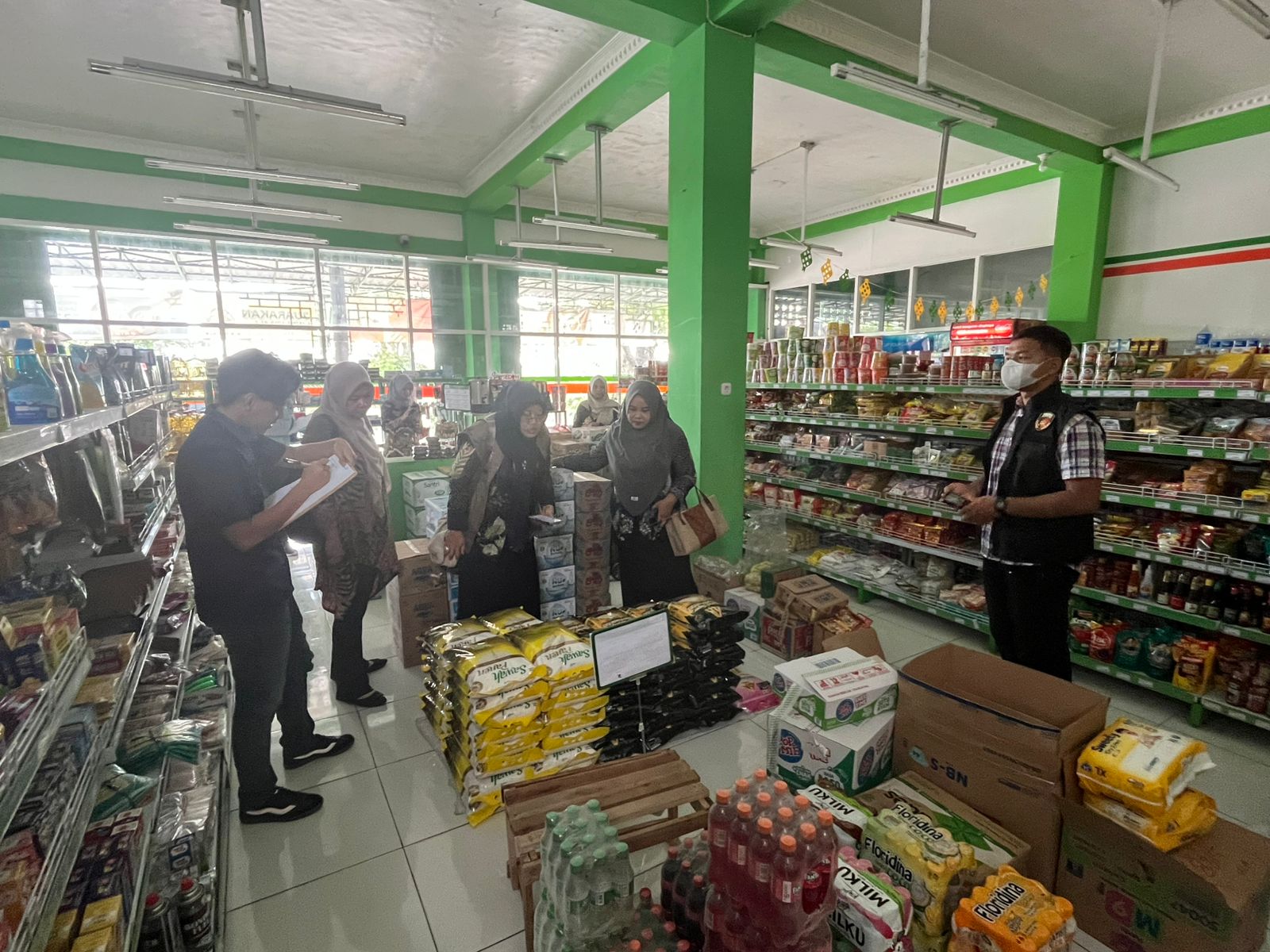 Polres Bojonegoro Bersama Pemkab Lakukan Sidak Gabungan, Pastikan HET Beras Tetap Terkendali Polres Bojonegoro Bersama Pemkab Lakukan Sidak Gabungan, Pastikan HET Beras Tetap Terkendali