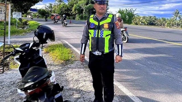 Ditengah Hiruk Pikuk Aktivitas Masyarakat, Anggota Satlantas Polres Lampung Selatan Memberikan Rasa Nyaman dan Aman