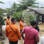 Banjir Melanda Natar, BPBD Lamsel Terjunkan TRC Untuk Membantu Warga yang Terdampak Banjir Melanda Natar, BPBD Lamsel Terjunkan TRC Untuk Membantu Warga yang Terdampak