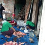 Pesantren Lansia Sinau Urip Desa Canggu Memperingati Isro' Mi'raj 1447 H Dengan Berbagi Daging Sapi