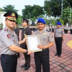 Kapolres Gresik Apresiasi Dedikasi Personel, 63 Anggota Terima Penghargaan dan Satyalancana Kapolres Gresik Apresiasi Dedikasi Personel, 63 Anggota Terima Penghargaan dan Satyalancana