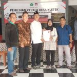 Ulis Dewi Purwanti Tancap Gas Untuk Mendaftarkan Diri Sebagai Calon Kepala Desa Kletek Kecamatan Taman Kabupaten Sidoarjo