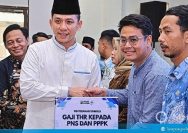 Bupati Lamsel : Pemkab Berkomitmen Cairkan THR Rp.35.6 Miliar Bagi 12.014 Aparatur