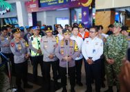 Tinjau Stasiun Surabaya Gubeng, Kapolri Instruksikan Beri Pelayanan Maksimal ke Pemudik