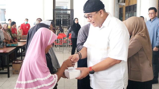Andi Surya dan Keluarga Tunaikan Zakat Mal Kepada Ribuan Mustahik di UMITRA