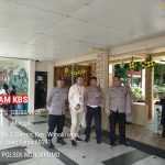 Libur Lebaran Aman, Polrestabes Surabaya Intensifkan Patroli Jalan Kaki di Kebun Binatang Surabaya