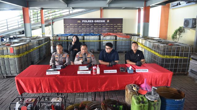 Polres Gresik Ungkap Penimbunan 17 Ribu Liter Solar Subsidi, Satu Tersangka Diamankan