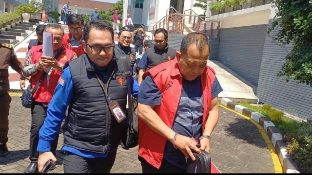 Tiga Oknum Dinas ESDM Jatim Ditangkap, Akankah Jadi Pintu Masuk Bongkar Mafia Perizinan Tambang?