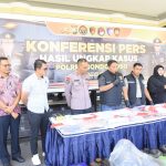 Polres Bondowoso Amankan Dua Tersangka Penimbun 1 Ton BBM Bersubsidi