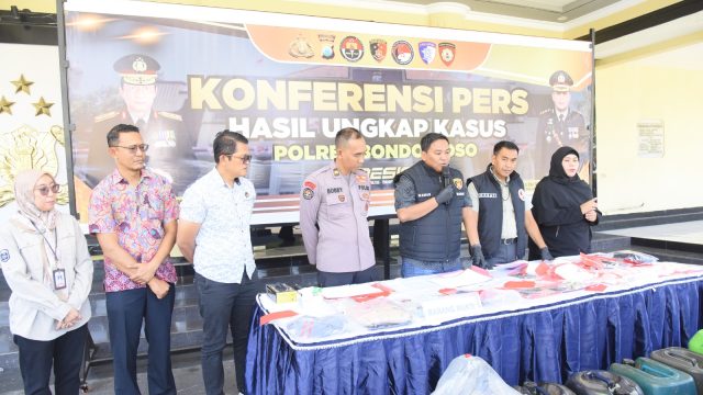 Polres Bondowoso Amankan Dua Tersangka Penimbun 1 Ton BBM Bersubsidi
