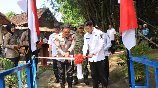 Polres Tuban Bangun Jembatan Merah Putih Presisi, Bupati : Berkat Kepedulian dan Kehadiran Polri di Tengah Masyarakat