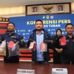 Polres Tuban Ungkap Jaringan Pengedar Uang Palsu 3 Tersangka Diamankan Polres Tuban Ungkap Jaringan Pengedar Uang Palsu 3 Tersangka Diamankan