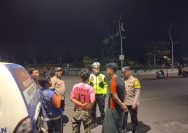 Patroli Dialogis Polres Pelabuhan Tanjungperak Imbau Warga di Pesisir Surabaya Antisipasi Banjir Rob