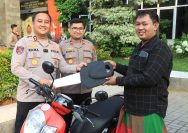 Polres Gresik Kembalikan 3 Motor Korban Curanmor dan Begal Tanpa Biaya