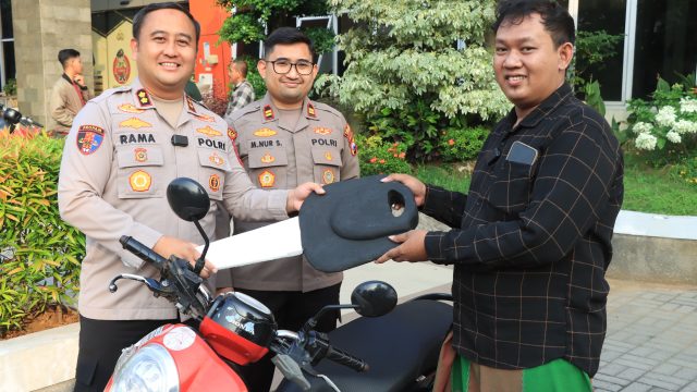 Polres Gresik Kembalikan 3 Motor Korban Curanmor dan Begal Tanpa Biaya
