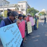 Pentolan DPP JATIM CORRUPTION WATCH : Gubernur dan Wakil Gubernur Jawa Timur Layak Dimaksulan dan Impeadment!!! Pentolan DPP JATIM CORRUPTION WATCH : Gubernur dan Wakil Gubernur Jawa Timur Layak Dimaksulan dan Impeadment!!!