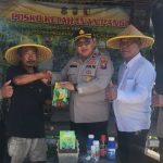 Polres Pelabuhan Tanjung Perak Salurkan Bantuan Bibit dan Obat Hama Untuk Kelompok Tani Polres Pelabuhan Tanjung Perak Salurkan Bantuan Bibit dan Obat Hama Untuk Kelompok Tani