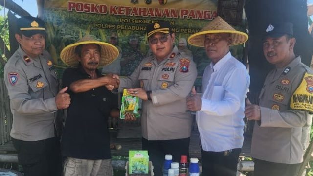 Polres Pelabuhan Tanjung Perak Salurkan Bantuan Bibit dan Obat Hama Untuk Kelompok Tani