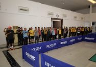 Adu Ketangkasan di Meja Hijau, Personel Polrestabes Surabaya Meriahkan Turnamen Tenis Meja Hari Bhayangkara ke-80