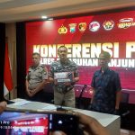 Satresnarkoba Polres Pelabuhan Tanjung Perak Bongkar Peredaran 3 Ons Sabu, Dua Tersangka Diamankan, Satu Bandar Masuk DPO Satresnarkoba Polres Pelabuhan Tanjung Perak Bongkar Peredaran 3 Ons Sabu, Dua Tersangka Diamankan, Satu Bandar Masuk DPO