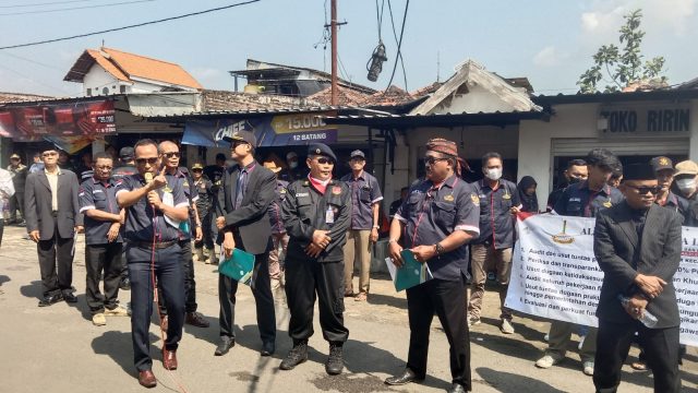 Pegiat LSM dan Wartawan Gresik Respons Aksi Demo di Wringinanom, Soroti Mekanisme Penyampaian Aspirasi