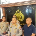 Polrestabes Surabaya Tetapkan Empat Tersangka Perusakan dan Penyerangan Petugas Demo di Grahadi Polrestabes Surabaya Tetapkan Empat Tersangka Perusakan dan Penyerangan Petugas Demo di Grahadi