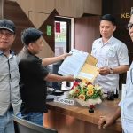Ikuti Arahan Kadisdik, OKP KAPI Resmi Lapor Dugaan Korupsi & Jual Beli Kursi SPMB SMPN 1 Kalianda ke Kejari Lamsel Ikuti Arahan Kadisdik, OKP KAPI Resmi Lapor Dugaan Korupsi & Jual Beli Kursi SPMB SMPN 1 Kalianda ke Kejari Lamsel