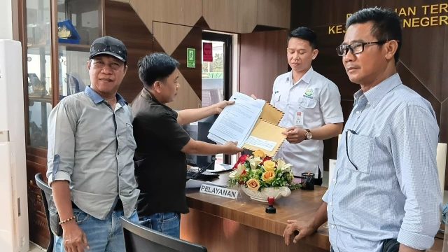 Ikuti Arahan Kadisdik, OKP KAPI Resmi Lapor Dugaan Korupsi & Jual Beli Kursi SPMB SMPN 1 Kalianda ke Kejari Lamsel