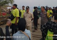 Mengingat GAK Berstatus Level III (Siaga), Camat Rajabasa dan Babinkamtibmas Memberikan Himbauan Secara Langsung ke Pengunjung Wisatawan Sekitar Pulau Sebesi