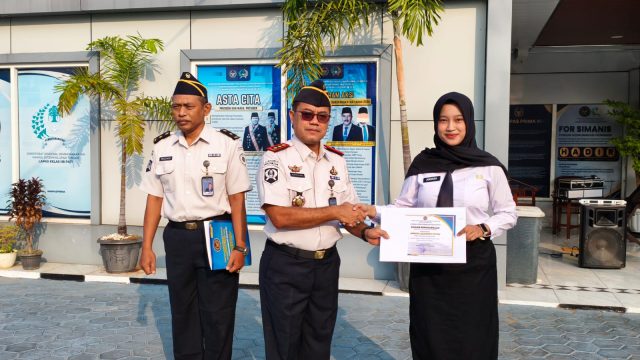Disiplin Berkarakter, Kinerja Bersinar: Menempa Profesionalisme Lewat Apresiasi dan Penertiban Atribut Dinas
