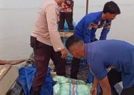 Nelayan di Ketapang Menemukan Mayat Mengambang di Laut , Damkarmat Lamsel Melakukan Evakuasi