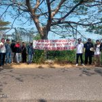 Jaga Kelestarian Alam dan Nilai Adat, Forum Segekhi Suku Pasang Spanduk Penolakan PLTP Gunung Rajabasa