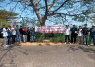 Jaga Kelestarian Alam dan Nilai Adat, Forum Segekhi Suku Pasang Spanduk Penolakan PLTP Gunung Rajabasa