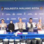 Polresta Malang Kota Amankan Dua Kurir Jaringan Aceh Sita 3,2 Kg Sabu dan 2.480 Butir Ekstasi Polresta Malang Kota Amankan Dua Kurir Jaringan Aceh Sita 3,2 Kg Sabu dan 2.480 Butir Ekstasi