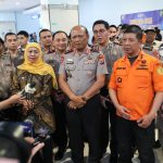 Kapolda Jatim Sampaikan Duka Atas Kecelakaan Kapal Laut di Perairan Sumenep, Pencarian Korban Hilang Terus Dilakukan Kapolda Jatim Sampaikan Duka Atas Kecelakaan Kapal Laut di Perairan Sumenep, Pencarian Korban Hilang Terus Dilakukan