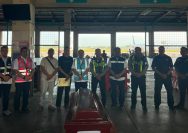 Tim DVI Polda Jatim Kembali Serahkan Jenazah Korban KM Mutiara Sentosa II Asal Sumatera dan Sulawesi kepada Keluarga