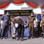 Sinergitas Penegak Hukum, Kapolres Madiun dan Kajari Musnahkan Barang Bukti Perkara Pidana Umum Sinergitas Penegak Hukum, Kapolres Madiun dan Kajari Musnahkan Barang Bukti Perkara Pidana Umum