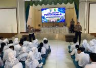 Edukasi AI Masuk Sekolah: Polrestabes Surabaya Bekali Siswa SMAN 1 Surabaya agar Cerdas dan Bijak di Ruang Digital