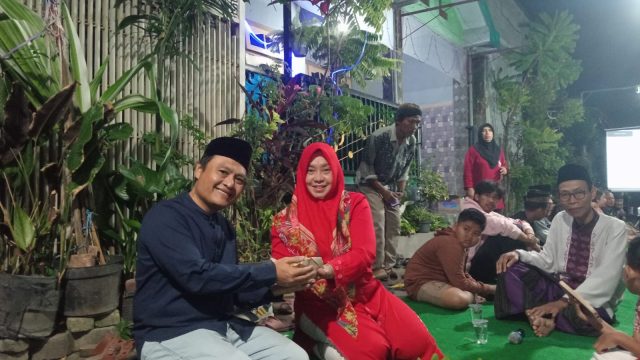 Malam Tirakatan RW 11 Kelurahan Dandangan Kota Kediri, Mas Dewan Partai NasDem Hadir Beri Kejutan