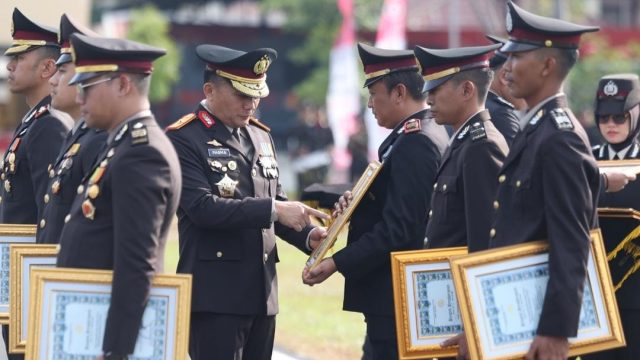 Maknai HUT ke-81 RI, Polda Jatim Tekankan Pelayanan Terbaik untuk Masyarakat