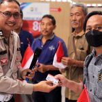 Kado Kemerdekaan dari Satlantas Polres Gresik, 17 Warga Kelahiran 17 Agustus Dapat Layanan SIM Gratis Kado Kemerdekaan dari Satlantas Polres Gresik, 17 Warga Kelahiran 17 Agustus Dapat Layanan SIM Gratis