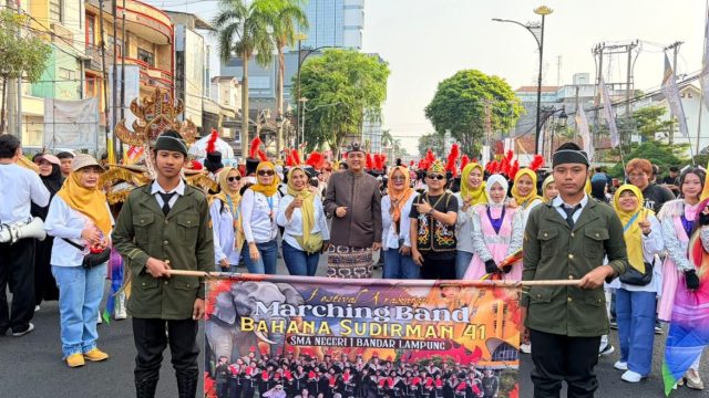 Disdikbud Lampung All-Out Meriahkan Festival Krakatau, Ribuan Pelajar SMA-SMK Turun ke Jalan