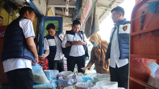 Satgas Pangan Polresta Sidoarjo Sidak Pasar, Pastikan Pasokan Bahan Pokok Aman dan Stabil