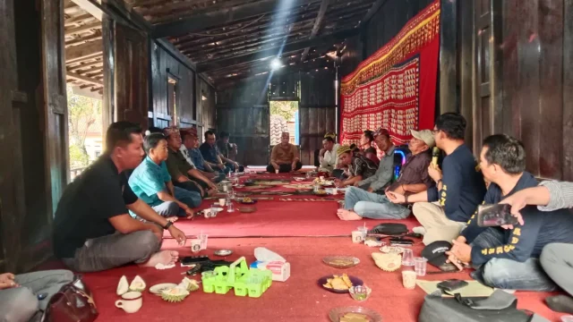 Forum Tokoh Adat Segekhi Suku Pertanyakan Sikap DPRD Lamsel, Ultimatum Satu Pekan Soal RDP Gunung Rajabasa